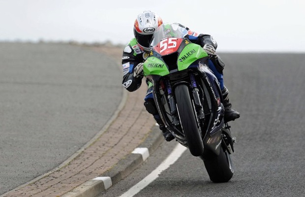 Dan Kneen in action at the North West 200 (Full Throttle Imaging)
